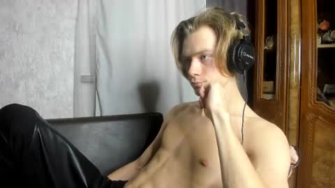 Isaac online show from November 25, 8:03 am