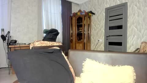 Isaac online show from February 9, 5:33 am