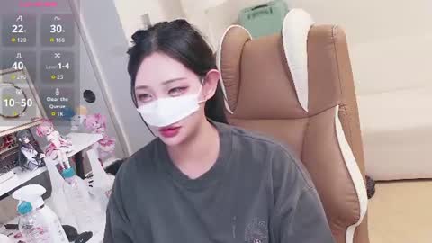 Snapshot of milksola chatting on June 21, 12:19 pm milksola online show from June 21, 12:19 pm