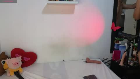 Snapshot of milky__boy_ chatting on April 4, 11:46 pm H A R O L D online show from April 4, 11:46 pm