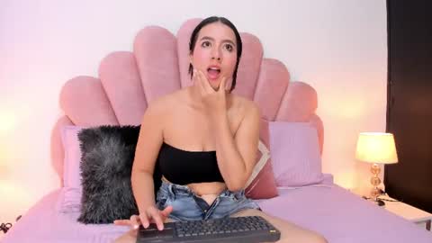 Snapshot of milky_majo chatting on July 21, 12:29 pm milky_majo online show from July 21, 12:29 pm