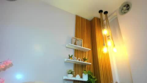 Sofia  online show from December 3, 5:33 pm