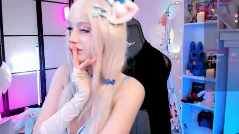 milky cute online show from February 18, 12:39 am