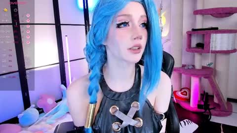 milky cute online show from March 26, 7:08 pm