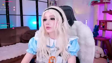 Snapshot of milkycute chatting on July 11, 3:37 pm milky cute online show from July 11, 3:37 pm