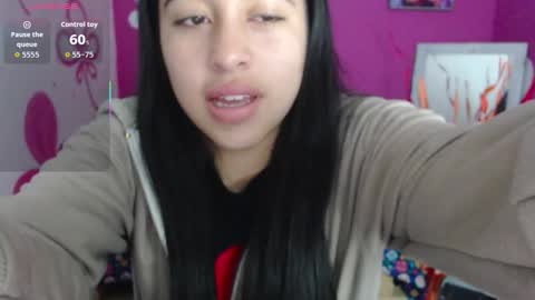 Snapshot of milkydoll4 chatting on January 6, 10:19 am milkydoll4 online show from January 6, 10:19 am