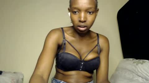 milla_armani online show from July 22, 12:30 pm