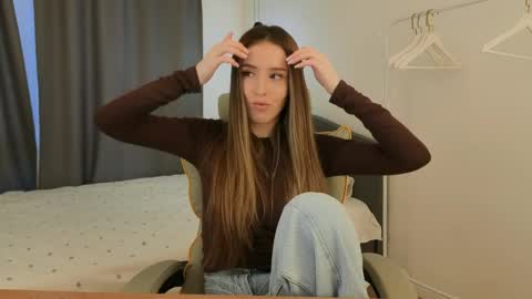 Snapshot of milla_bellaa chatting on March 23, 4:27 am Eva online show from March 23, 4:27 am