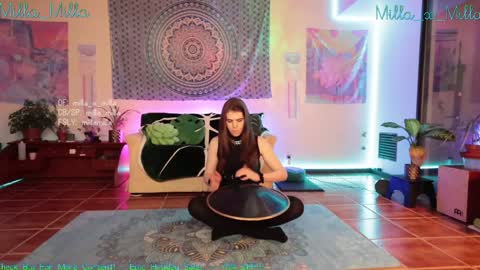 milla_milla online show from January 1, 6:15 am