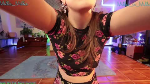 milla_milla online show from February 8, 4:03 am