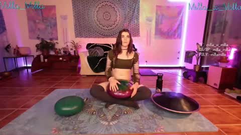 milla_milla online show from February 14, 9:24 am