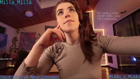 milla_milla online show from December 5, 4:43 am