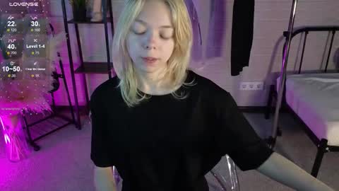 Snapshot of millaholt chatting on October 1, 1:44 am Hello  Im Mila online show from October 1, 1:44 am