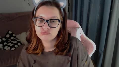 Snapshot of millapoolys chatting on April 18, 8:20 pm Milla online show from April 18, 8:20 pm