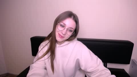 Snapshot of millasamsd chatting on November 27, 10:28 am Milla online show from November 27, 10:28 am