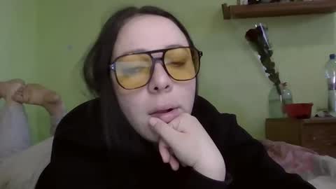 MillaSourety online show from March 13, 6:42 am