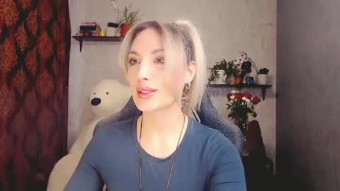 MillaXQueen online show from March 10, 9:53 am