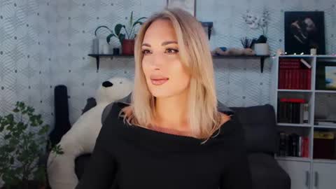MillaXQueen online show from July 12, 3:14 pm
