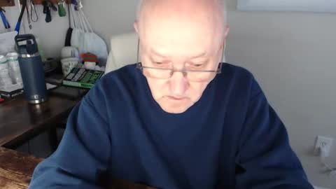 Snapshot of millenium0129 chatting on December 5, 6:48 pm millenium0129 online show from December 5, 6:48 pm