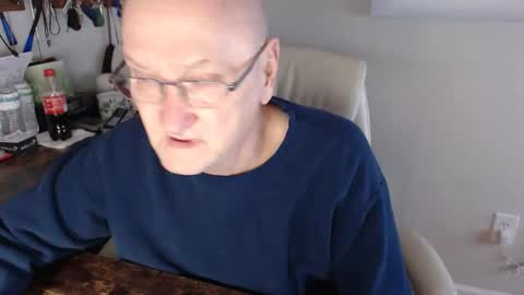 Snapshot of millenium0129 chatting on December 22, 1:35 am millenium0129 online show from December 22, 1:35 am