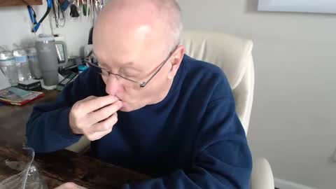 Snapshot of millenium0129 chatting on January 8, 6:43 pm millenium0129 online show from January 8, 6:43 pm