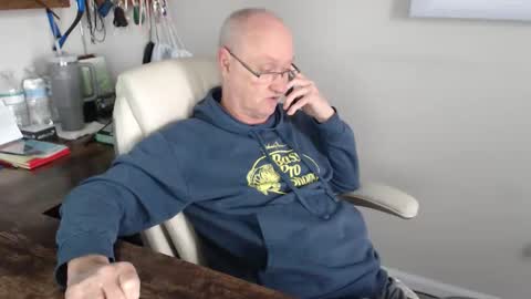 Snapshot of millenium0129 chatting on January 9, 5:48 pm millenium0129 online show from January 9, 5:48 pm