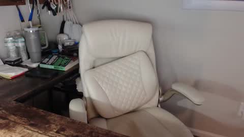 Snapshot of millenium0129 chatting on January 19, 2:15 am millenium0129 online show from January 19, 2:15 am