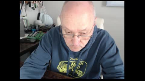 Snapshot of millenium0129 chatting on February 5, 4:55 pm millenium0129 online show from February 5, 4:55 pm