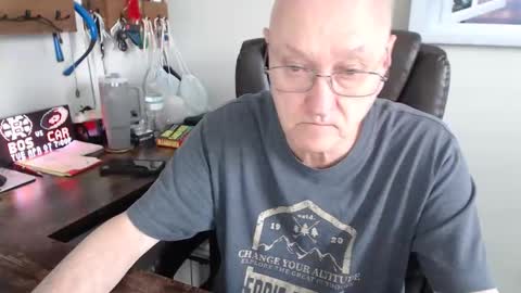 Snapshot of millenium0129 chatting on April 7, 5:13 pm millenium0129 online show from April 7, 5:13 pm