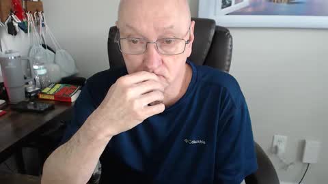 Snapshot of millenium0129 chatting on April 9, 6:02 pm millenium0129 online show from April 9, 6:02 pm