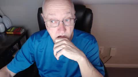 Snapshot of millenium0129 chatting on April 17, 12:24 am millenium0129 online show from April 17, 12:24 am