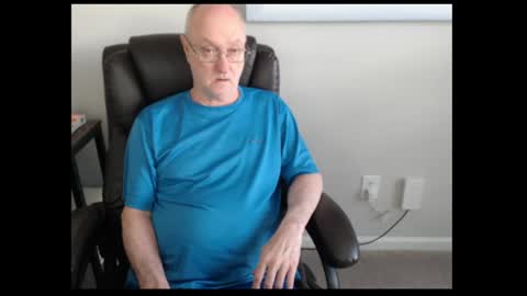 Snapshot of millenium0129 chatting on April 29, 6:36 pm millenium0129 online show from April 29, 6:36 pm