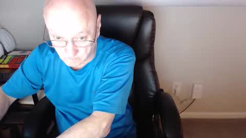 Snapshot of millenium0129 chatting on May 3, 12:38 am millenium0129 online show from May 3, 12:38 am