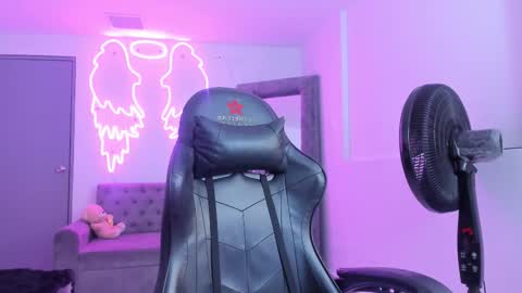 miller_silvana online show from February 18, 12:12 pm