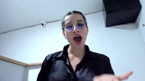Snapshot of miller_sweet chatting on March 4, 9:21 pm Aleja online show from March 4, 9:21 pm