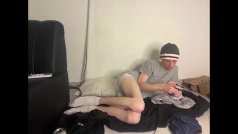 Snapshot of millerjdm chatting on April 8, 12:43 am SlimnHungOH online show from April 8, 12:43 am