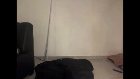 Snapshot of millerjdm chatting on April 11, 12:04 am SlimnHungOH online show from April 11, 12:04 am