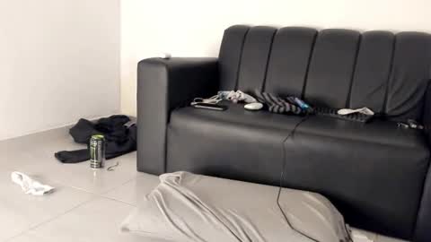 Snapshot of millerjdm chatting on June 13, 6:39 pm SlimnHungOH online show from June 13, 6:39 pm