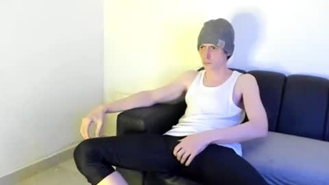 Snapshot of millerjdm chatting on June 14, 2:24 am SlimnHungOH online show from June 14, 2:24 am