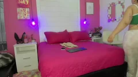 millers_rousse online show from June 11, 7:12 pm