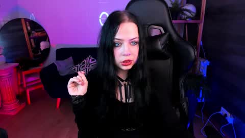 milleycyrus_ online show from March 27, 1:11 pm