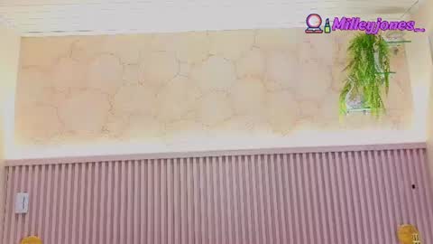 milleyjones_ online show from June 26, 11:47 am