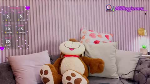 milleyjones_ online show from June 27, 8:52 am
