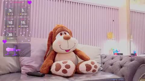 milleyjones_ online show from July 29, 11:52 am