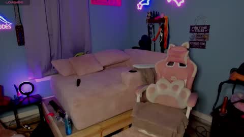 Mila online show from February 22, 5:08 am