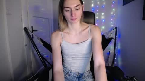 Snapshot of millie_lacroix chatting on January 25, 2:14 pm millie_lacroix online show from January 25, 2:14 pm