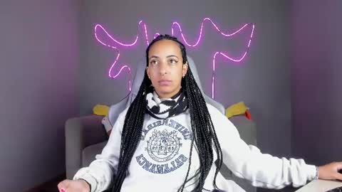 millie_volturi online show from June 22, 1:08 pm