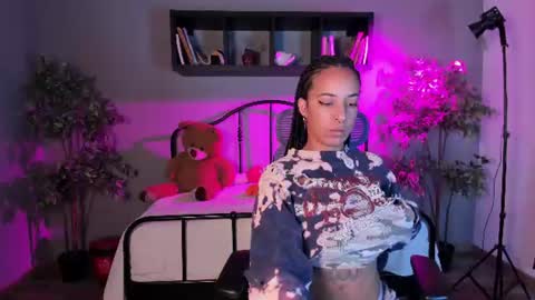 Snapshot of millie_volturi chatting on July 21, 12:51 pm millie_volturi online show from July 21, 12:51 pm