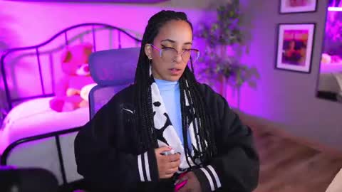 Snapshot of millie_volturi chatting on July 28, 12:48 pm millie_volturi online show from July 28, 12:48 pm