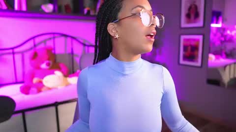 Snapshot of millie_volturi chatting on July 28, 3:21 pm millie_volturi online show from July 28, 3:21 pm